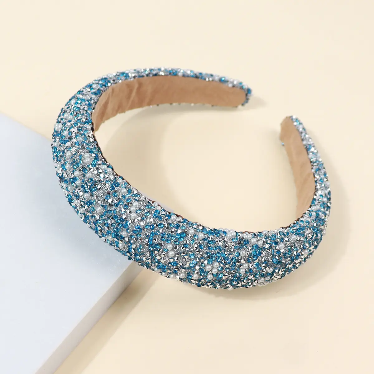 Sparkling Diamond Pearl Headband for Women - Image 6
