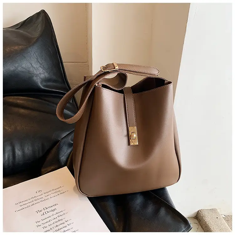 Women's Large Capacity Shoulder Crossbody Bag Brown Gold Clasp — feature 17