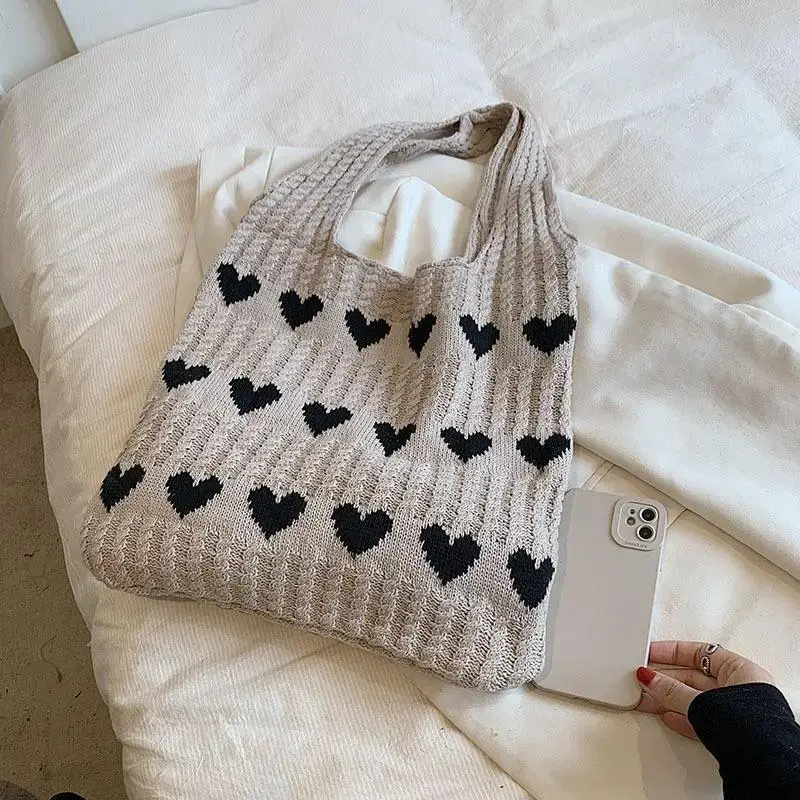 Green Heart Print Knitted Women's Shoulder Bag - Image 2