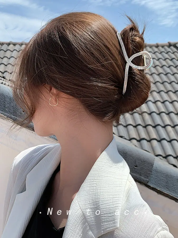 Full Diamond Shark Clip for Women High End Hair Grab — feature 1