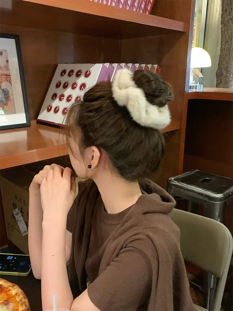 Soft Plush Hair Bands for Women 2023 New Arrival — feature 8
