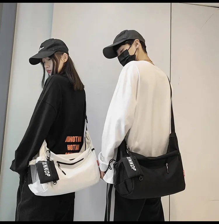 Men's Japanese Style Shoulder Messenger Bag Black Large Capacity — feature 13
