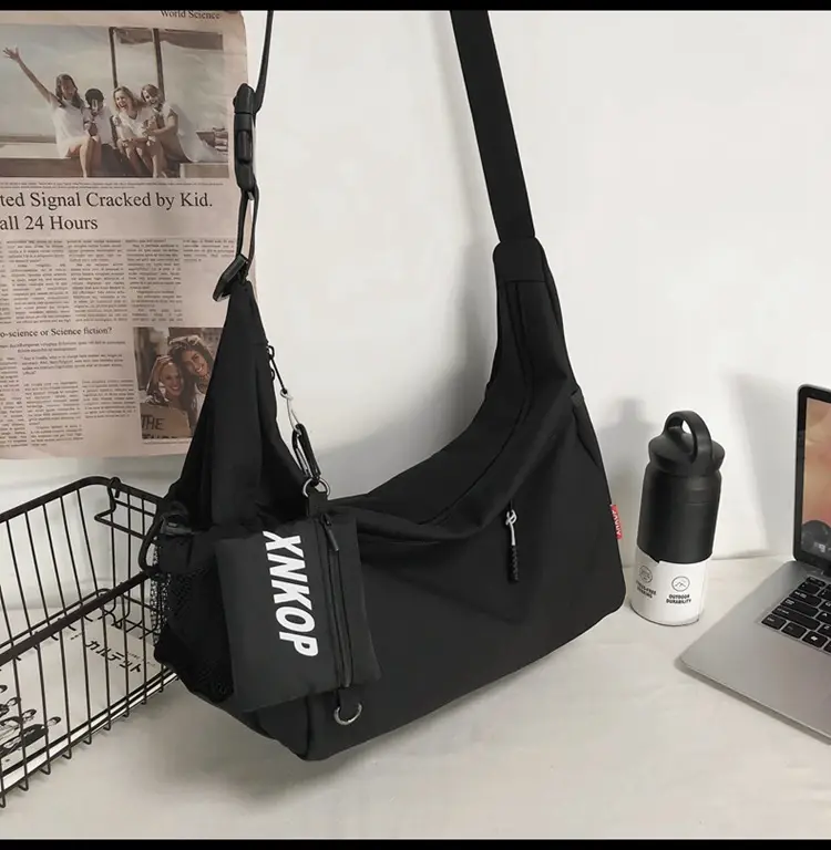 Men's Japanese Style Shoulder Messenger Bag Black Large Capacity — feature 22