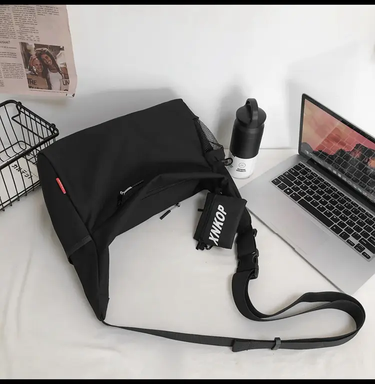Men's Japanese Style Shoulder Messenger Bag Black Large Capacity — feature 23