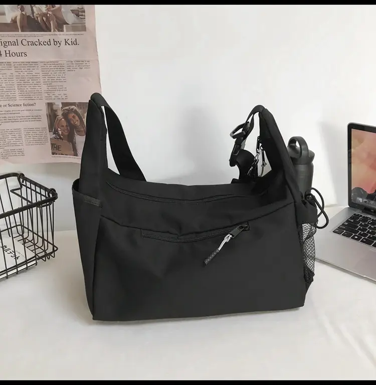 Men's Japanese Style Shoulder Messenger Bag Black Large Capacity — feature 25