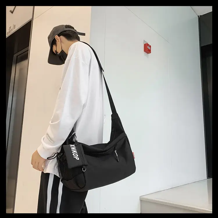 Men's Japanese Style Shoulder Messenger Bag Black Large Capacity — feature 5