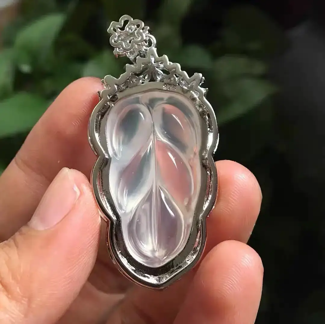 Natural Ice Chalcedony Leaf Pendant Necklace — feature 7