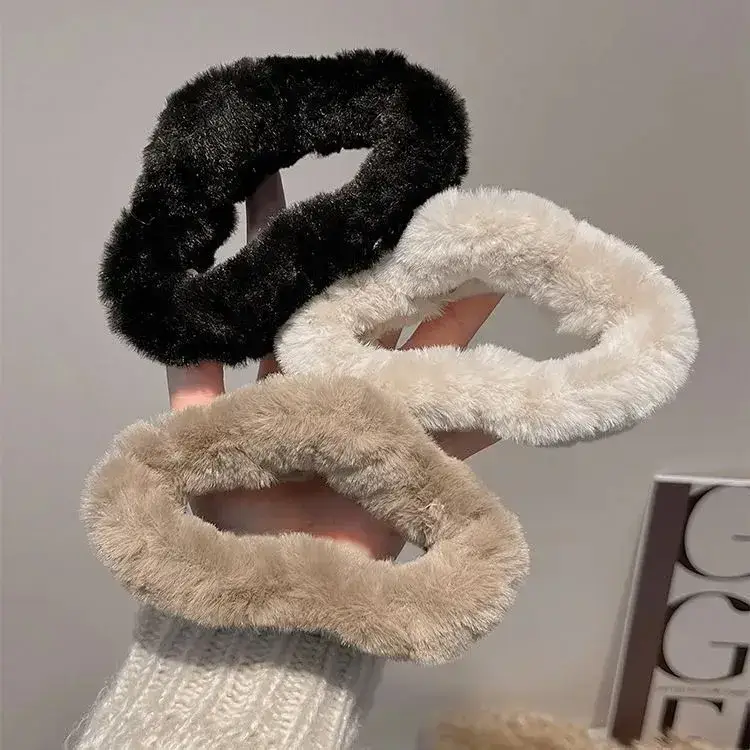 Winter Hairpin with Soft Fur Trim for Women - Image 6