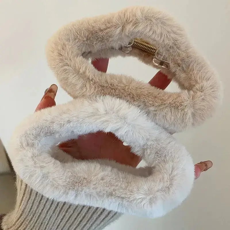 Winter Hairpin with Soft Fur Trim for Women — feature 11