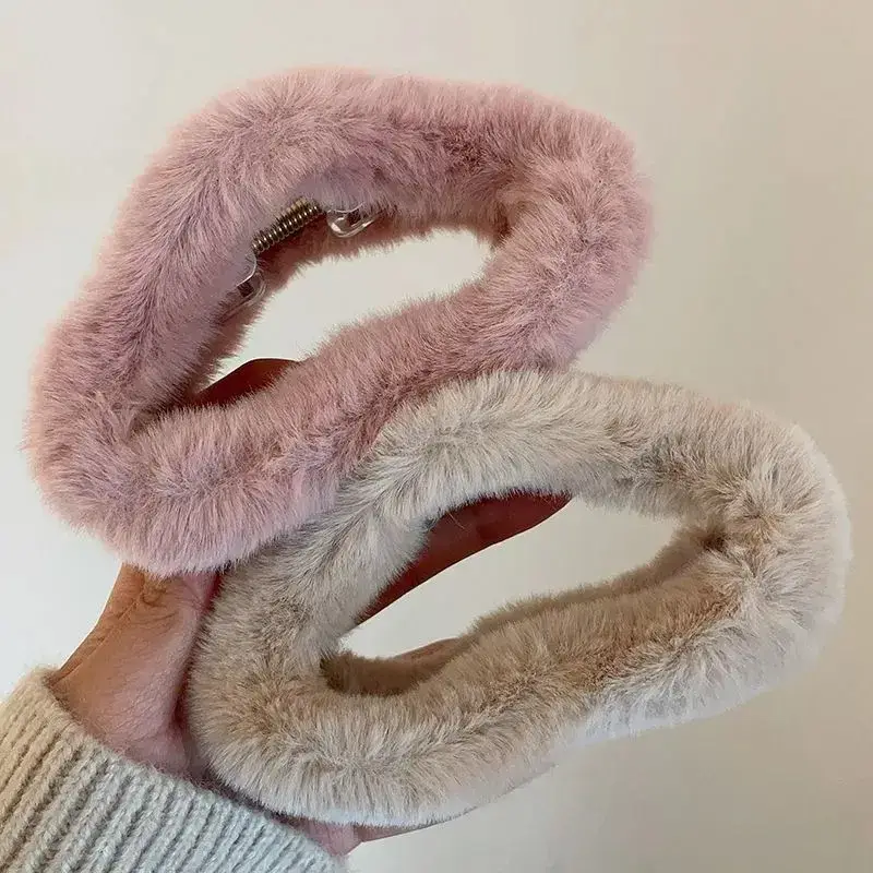 Winter Hairpin with Soft Fur Trim for Women — feature 12