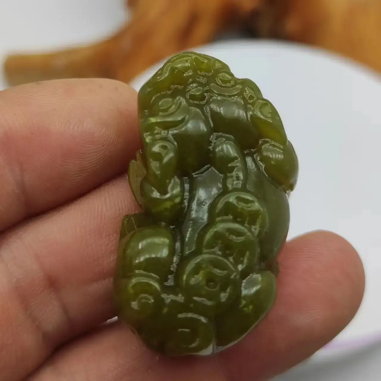 Xiuyan Jade Pixiu Pendant Yellow Jade Fortune Attracting — feature 3
