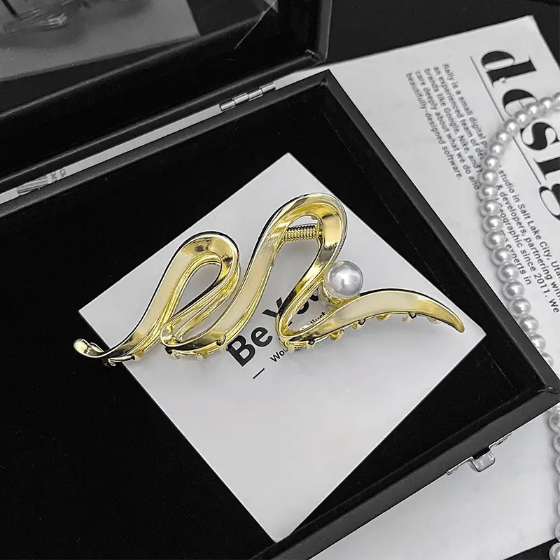 Gold Metal Hair Shark Clip Large High-end Hairpin - Image 20