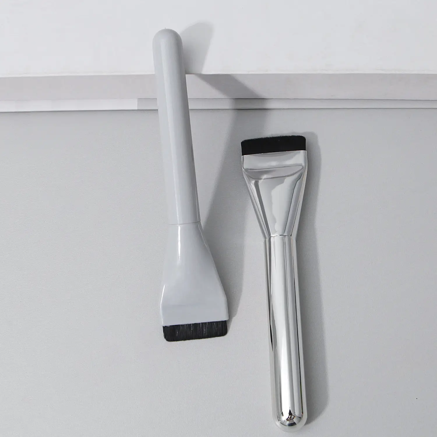 Cross-border plastic foundation brush flat head portable beauty tool — feature 11