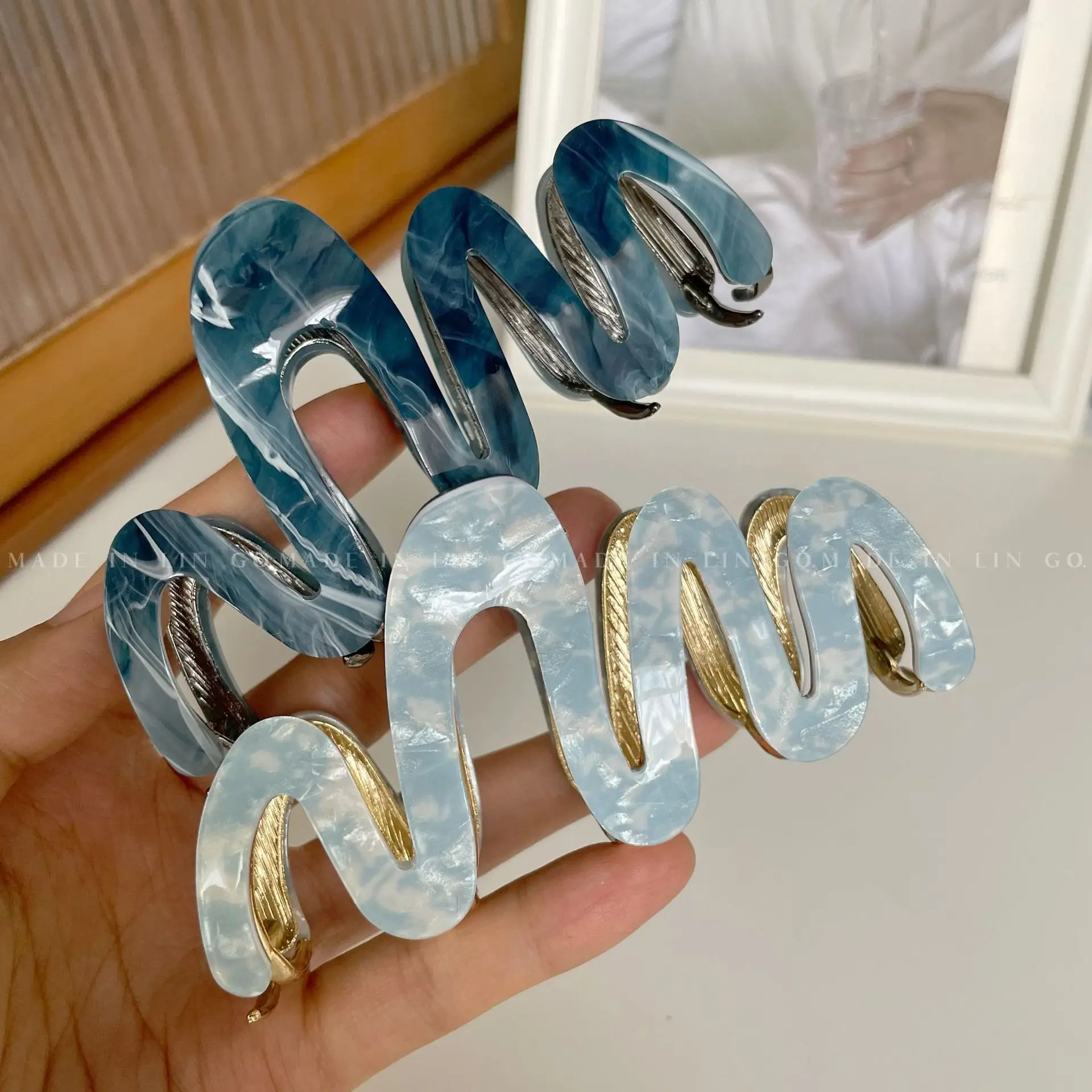Shark Clip for Women High Quality Metal Hair Grip - Image 8