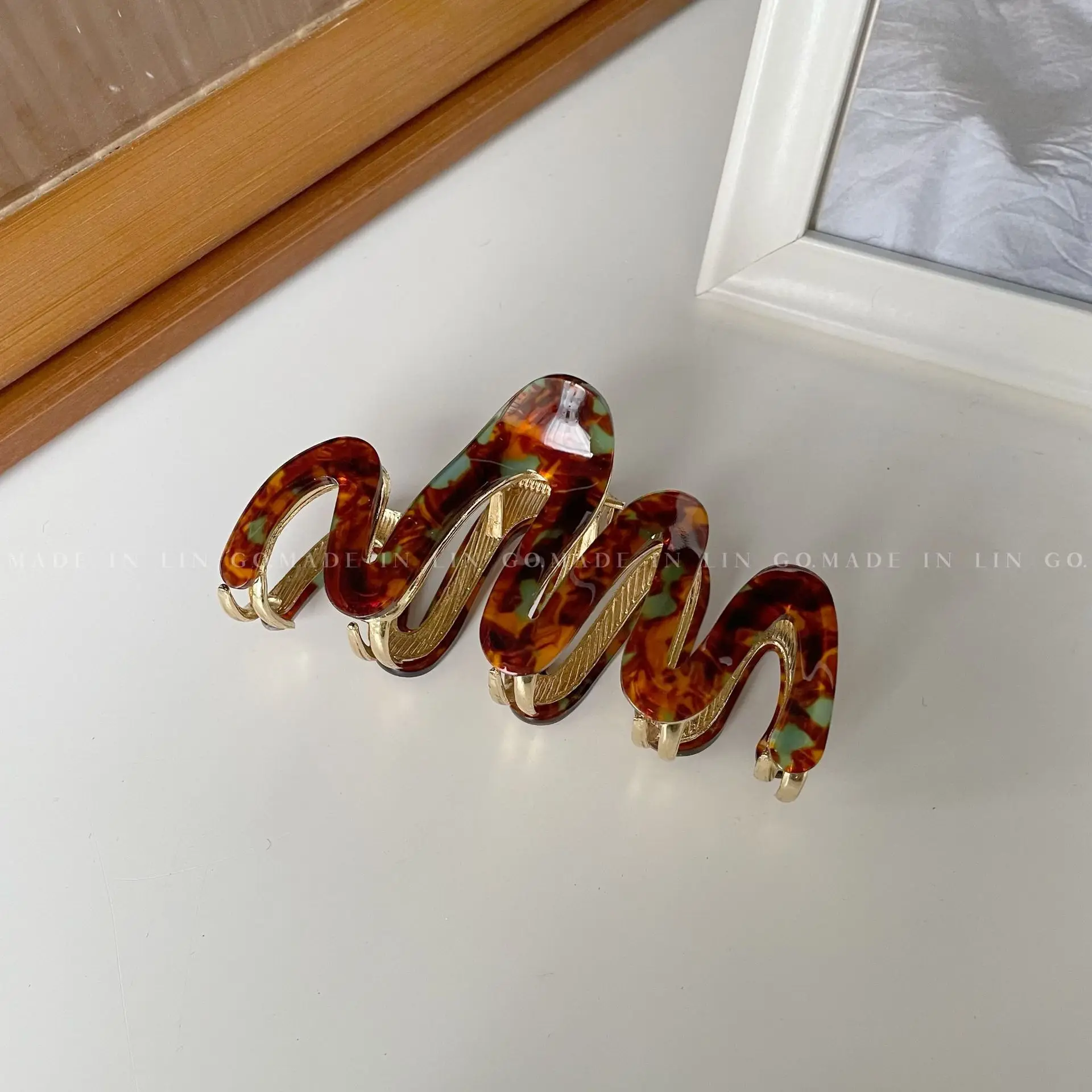 Shark Clip for Women High Quality Metal Hair Grip - Image 4