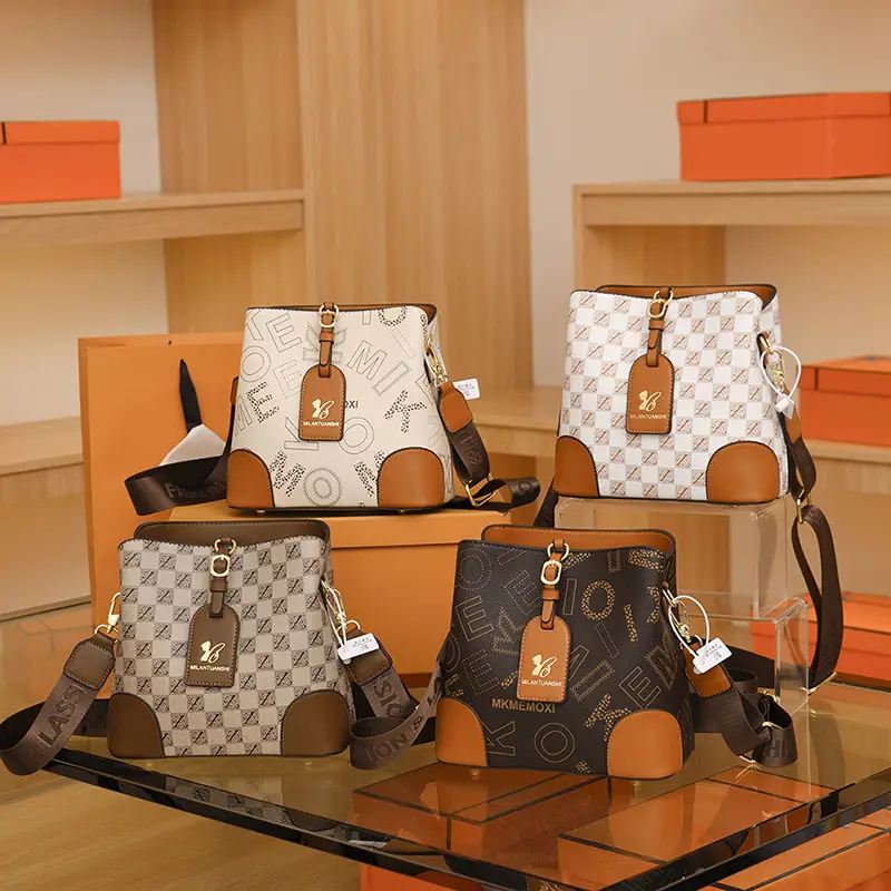 Women's Letter Printed Shoulder Bag Brown Tan 2024 - Image 7