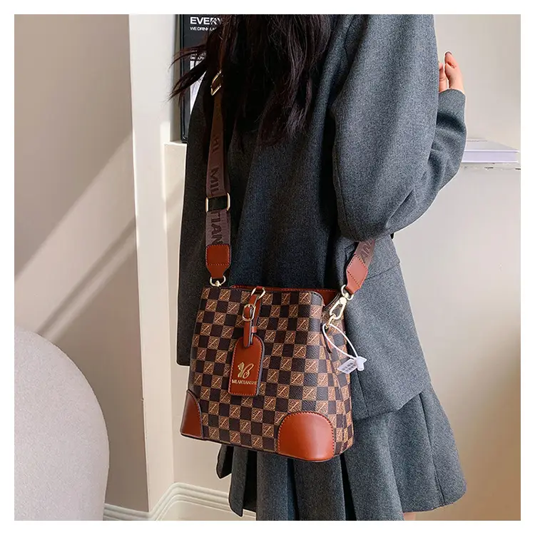 Women's Letter Printed Shoulder Bag Brown Tan 2024 — feature 11