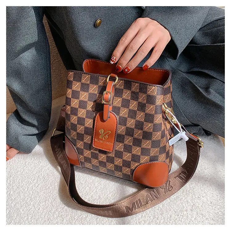 Women's Letter Printed Shoulder Bag Brown Tan 2024 — feature 14