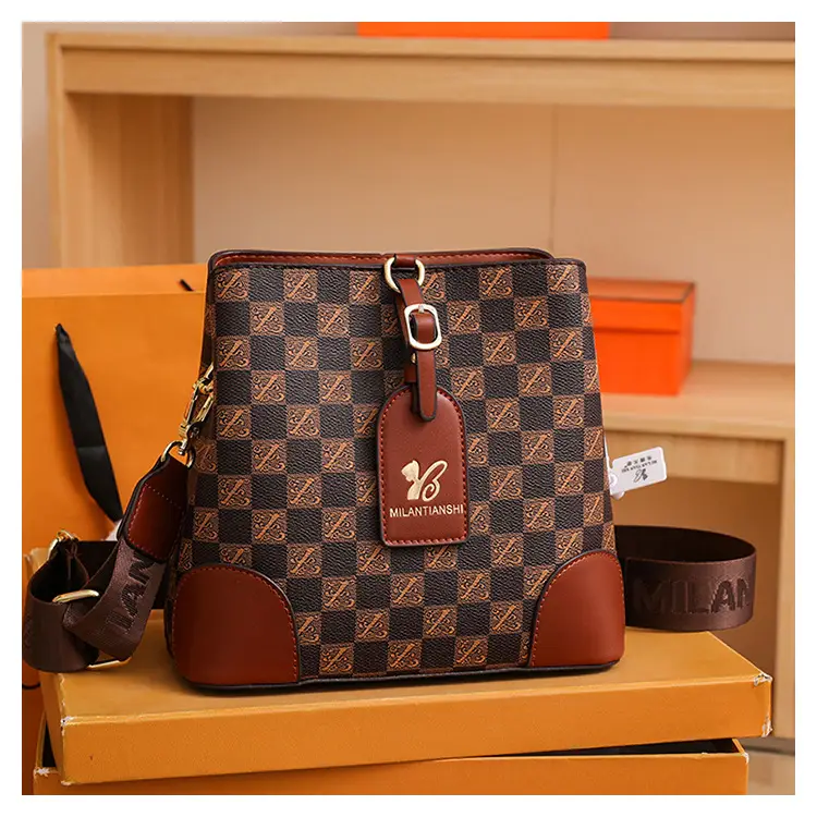 Women's Letter Printed Shoulder Bag Brown Tan 2024 — feature 15
