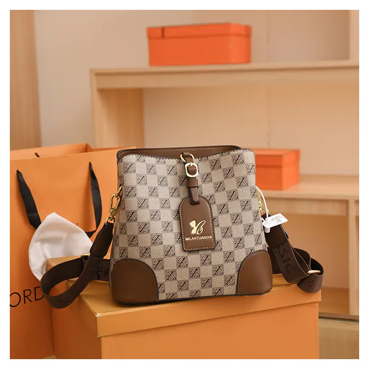 Women's Letter Printed Shoulder Bag Brown Tan 2024 — feature 17