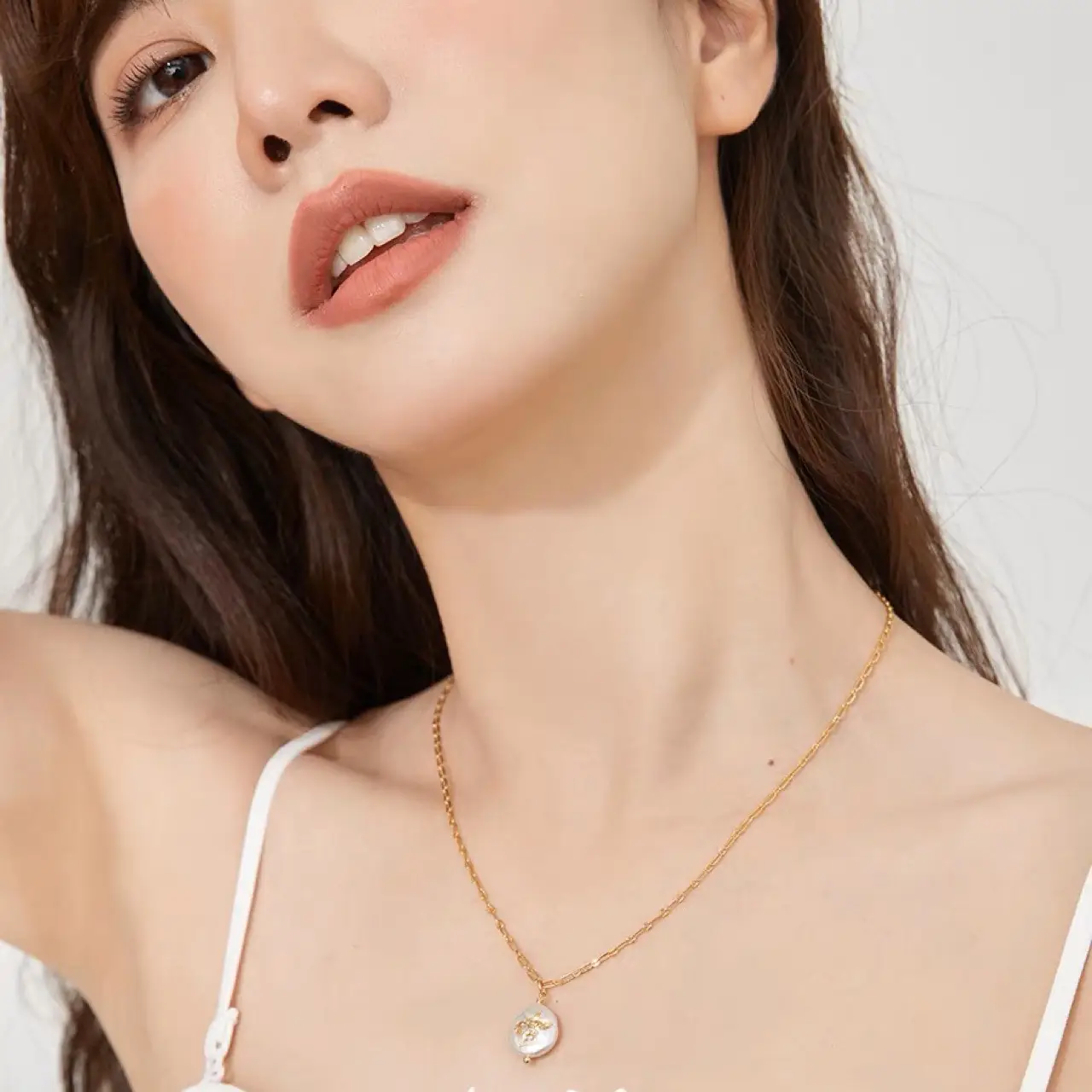 Elegant Pearl Necklace for Women Gold Chain