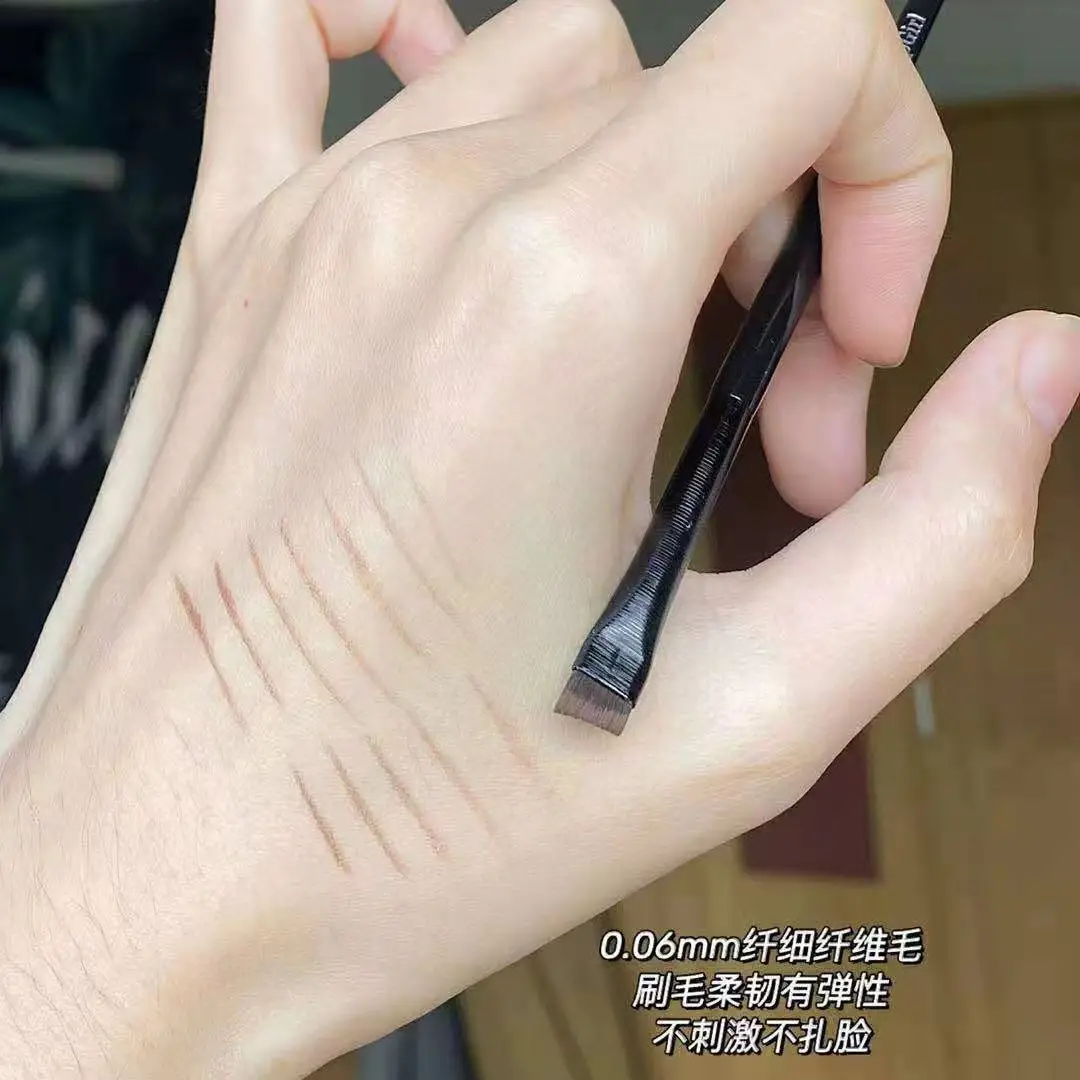 Wang Feifei Ultra Thin Eyeliner Brush A102 — feature 11