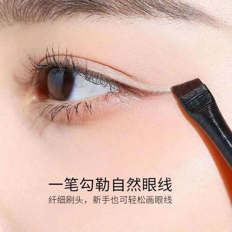 Wang Feifei Ultra Thin Eyeliner Brush A102 — feature 2
