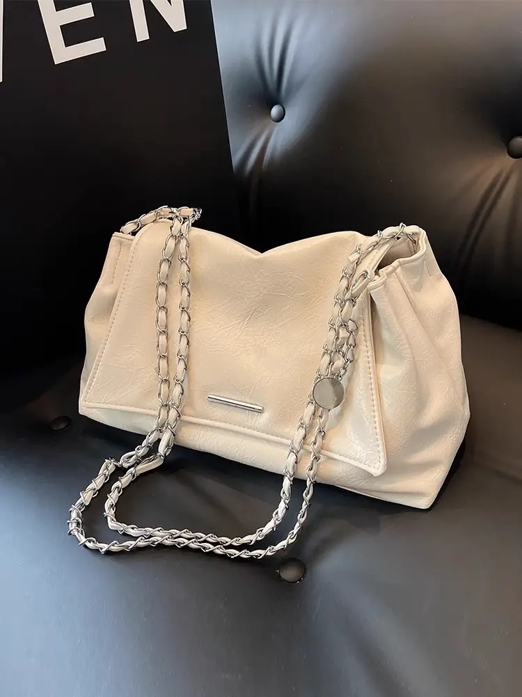 Black Textured French Niche Shoulder Bag for Women - Image 6