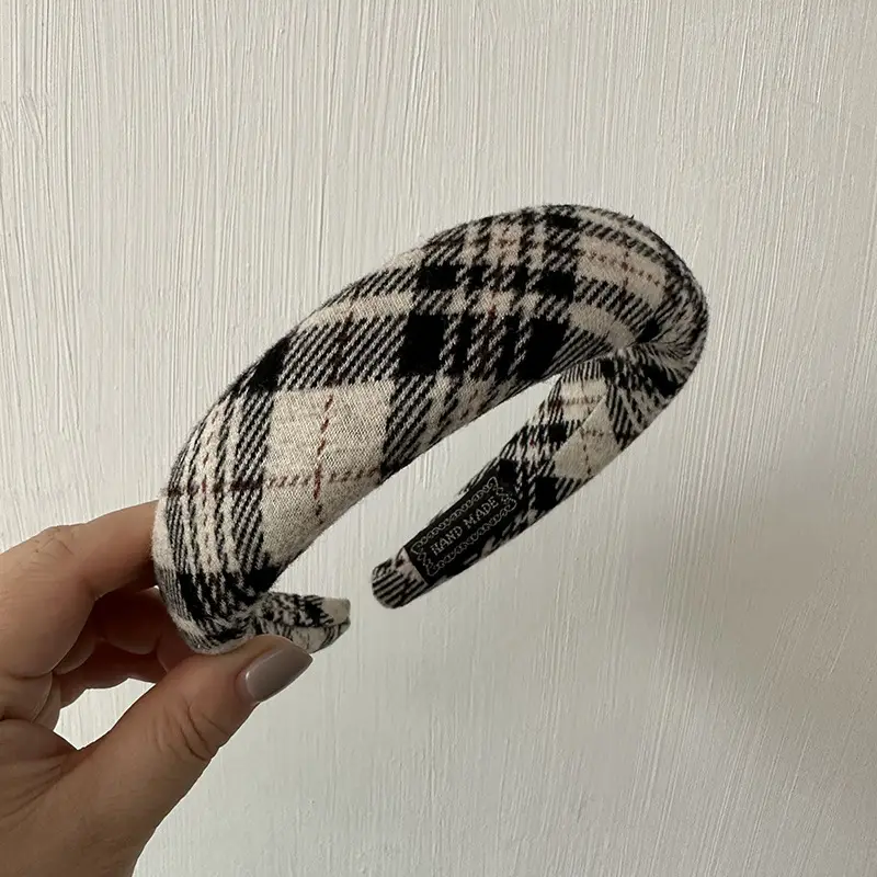 Retro British Plaid Sponges Skull Top Headband Wholesale — feature 13