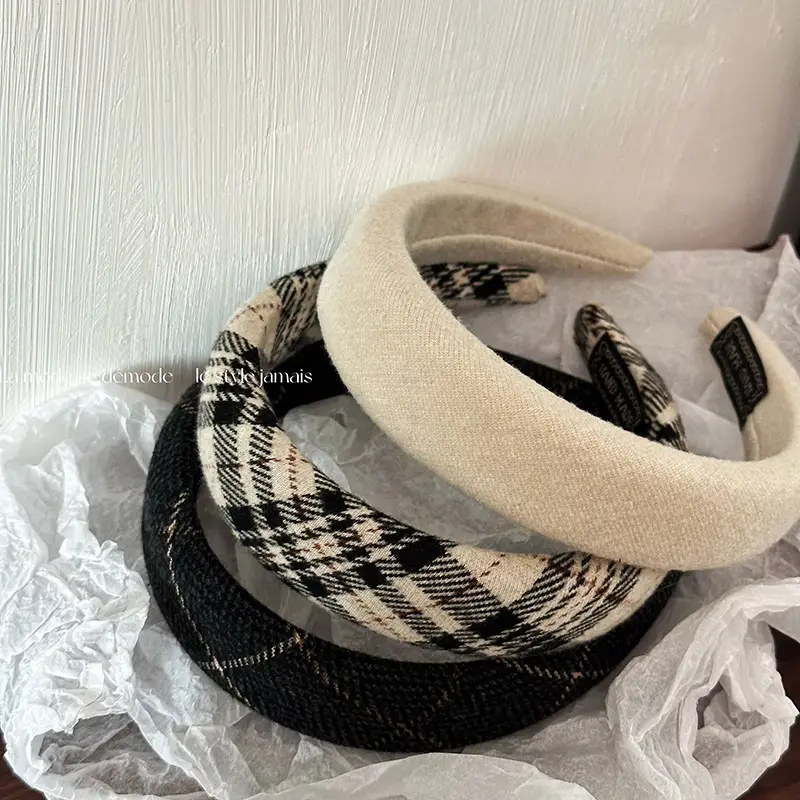 Retro British Plaid Sponges Skull Top Headband Wholesale — feature 4