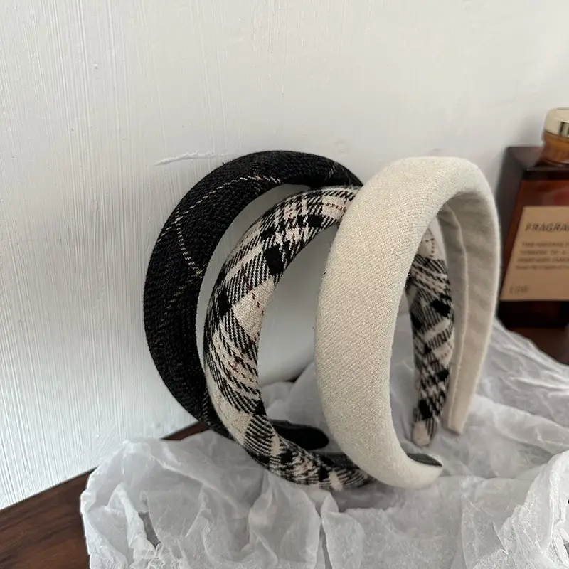 Retro British Plaid Sponges Skull Top Headband Wholesale — feature 9