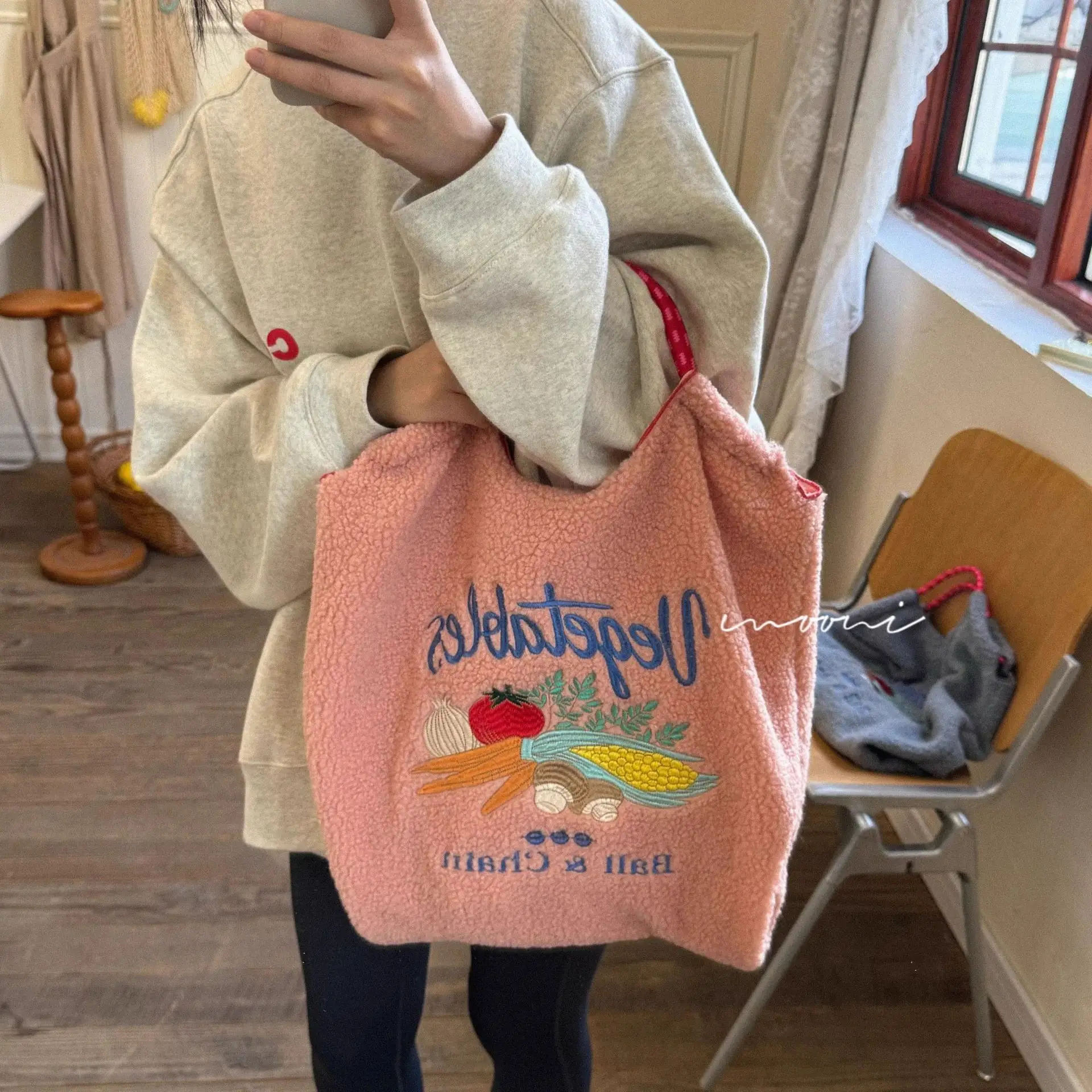 2024 Winter Japanese Embroidery Plush Shoulder Bag — feature 13