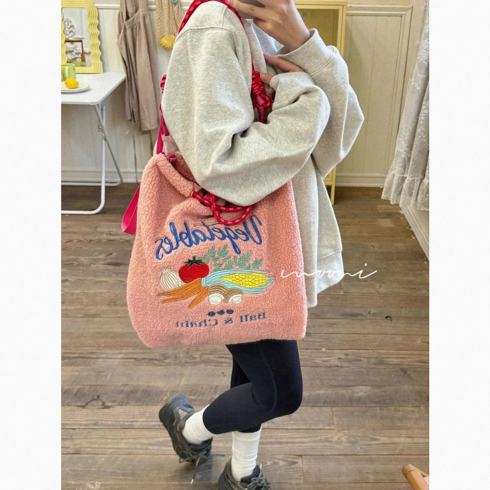 2024 Winter Japanese Embroidery Plush Shoulder Bag — feature 15