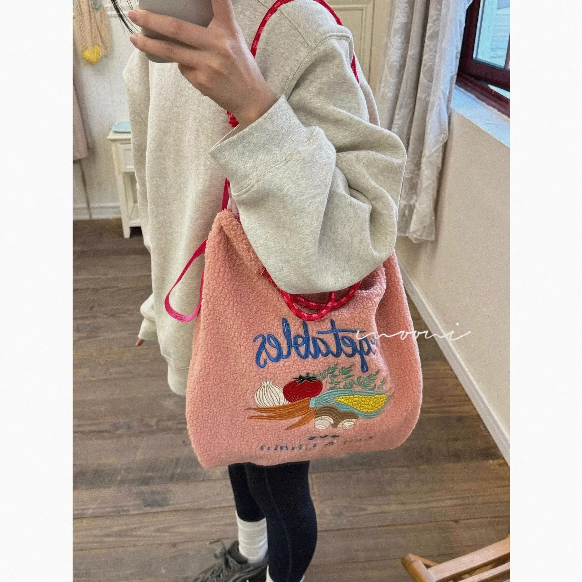 2024 Winter Japanese Embroidery Plush Shoulder Bag — feature 16