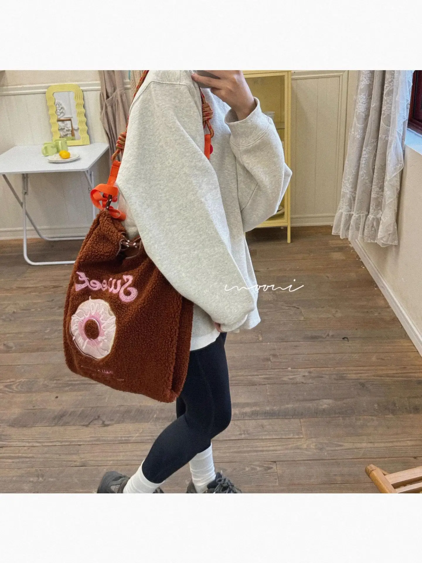 2024 Winter Japanese Embroidery Plush Shoulder Bag — feature 17