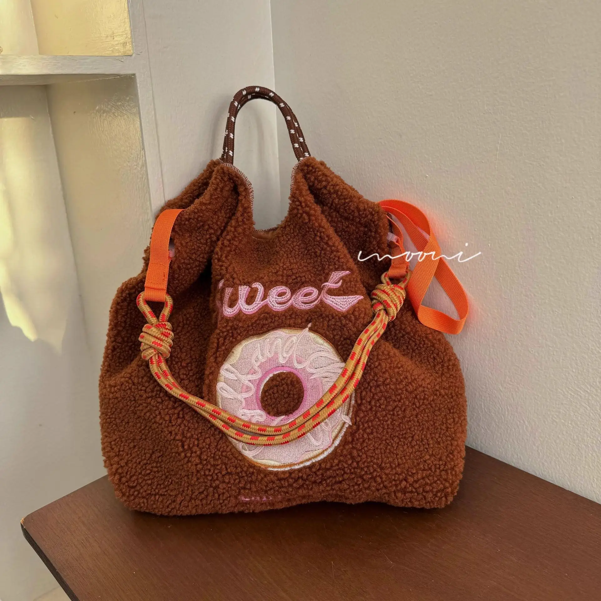2024 Winter Japanese Embroidery Plush Shoulder Bag — feature 18