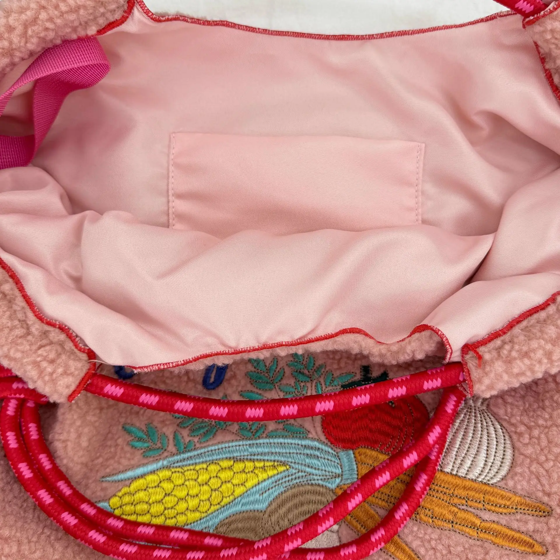 2024 Winter Japanese Embroidery Plush Shoulder Bag — feature 6