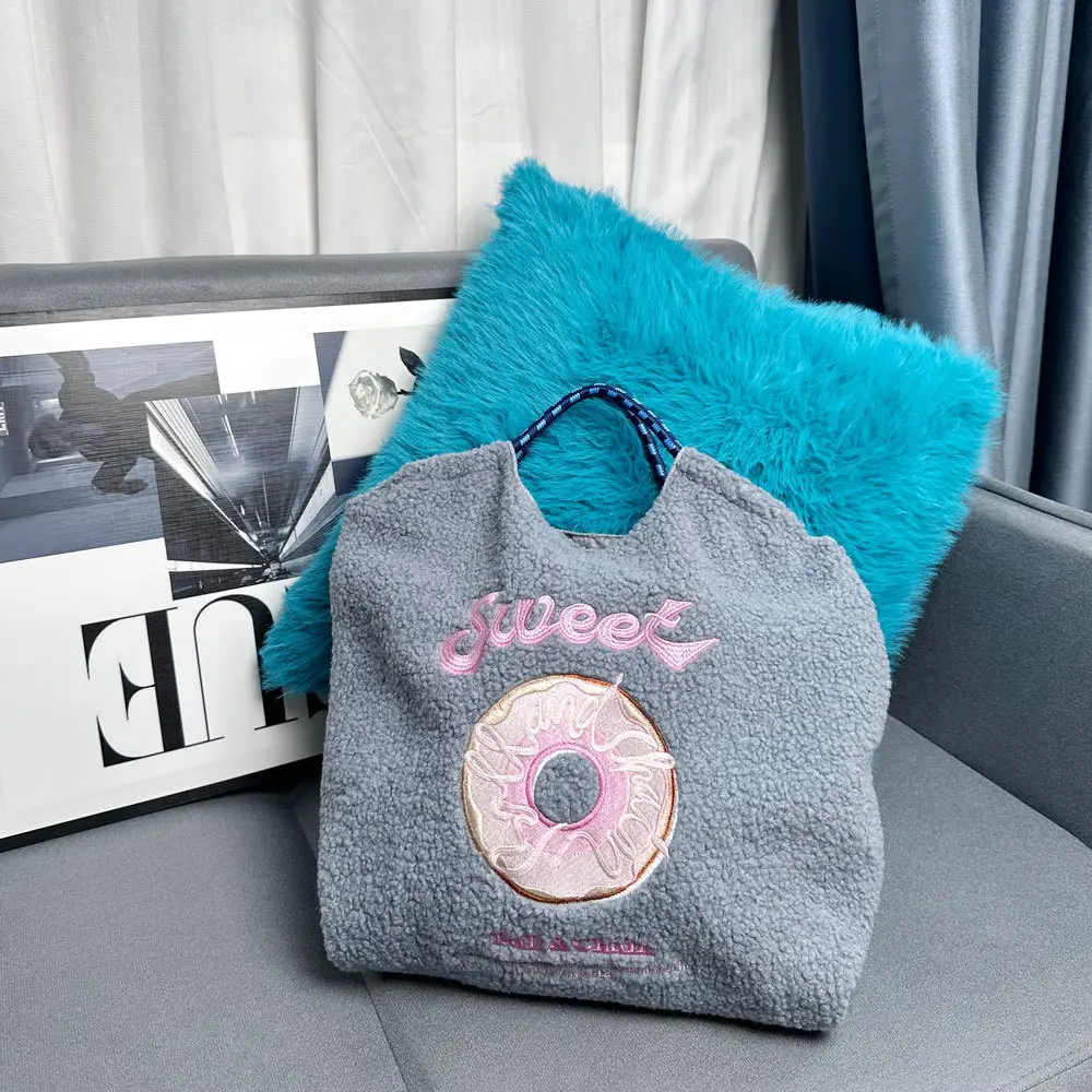 2024 Winter Japanese Embroidery Plush Shoulder Bag - Image 11