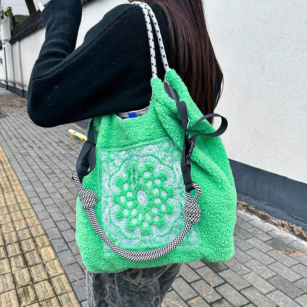 2024 Winter Japanese Embroidery Plush Shoulder Bag - Image 2