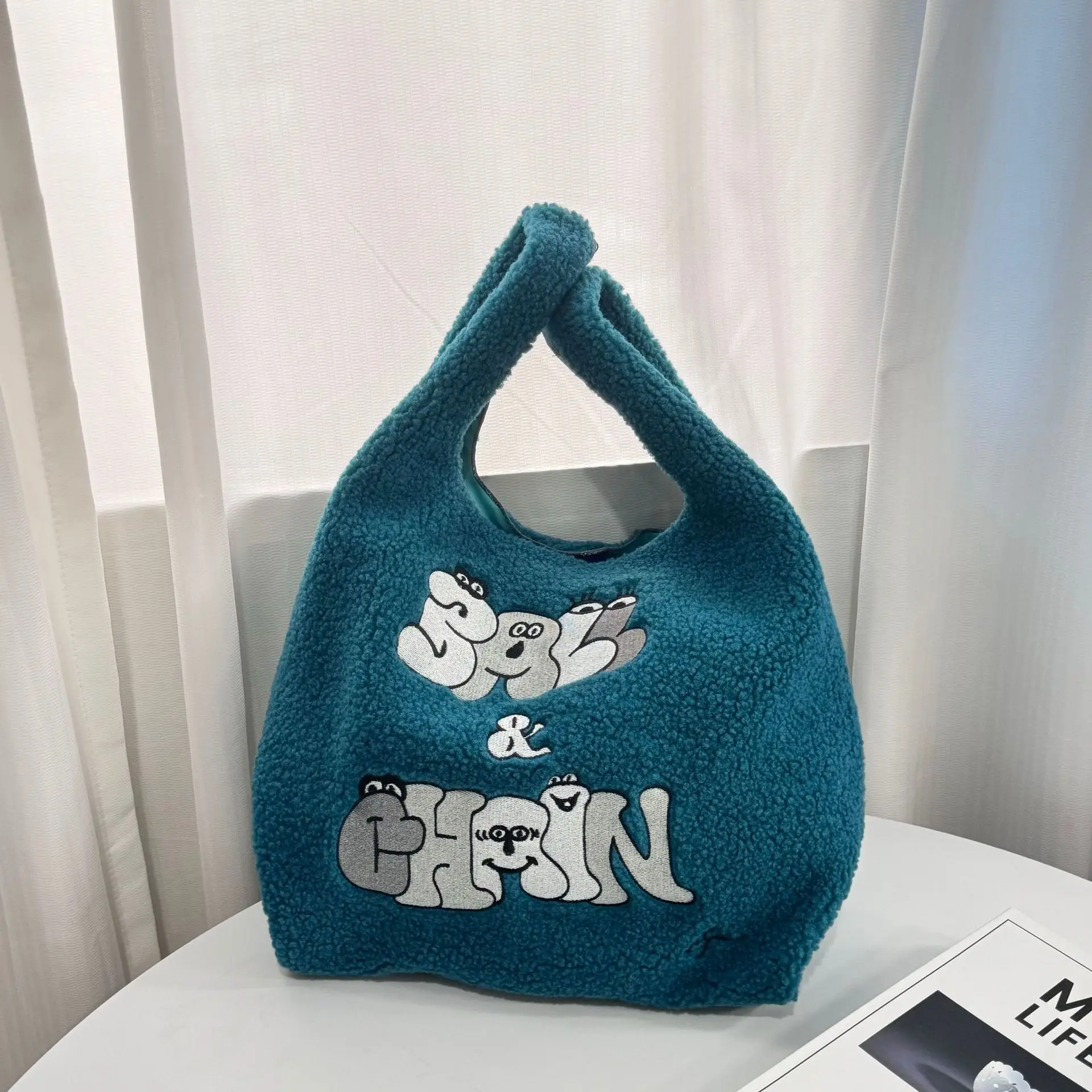 2024 Winter Japanese Embroidery Plush Shoulder Bag - Image 20