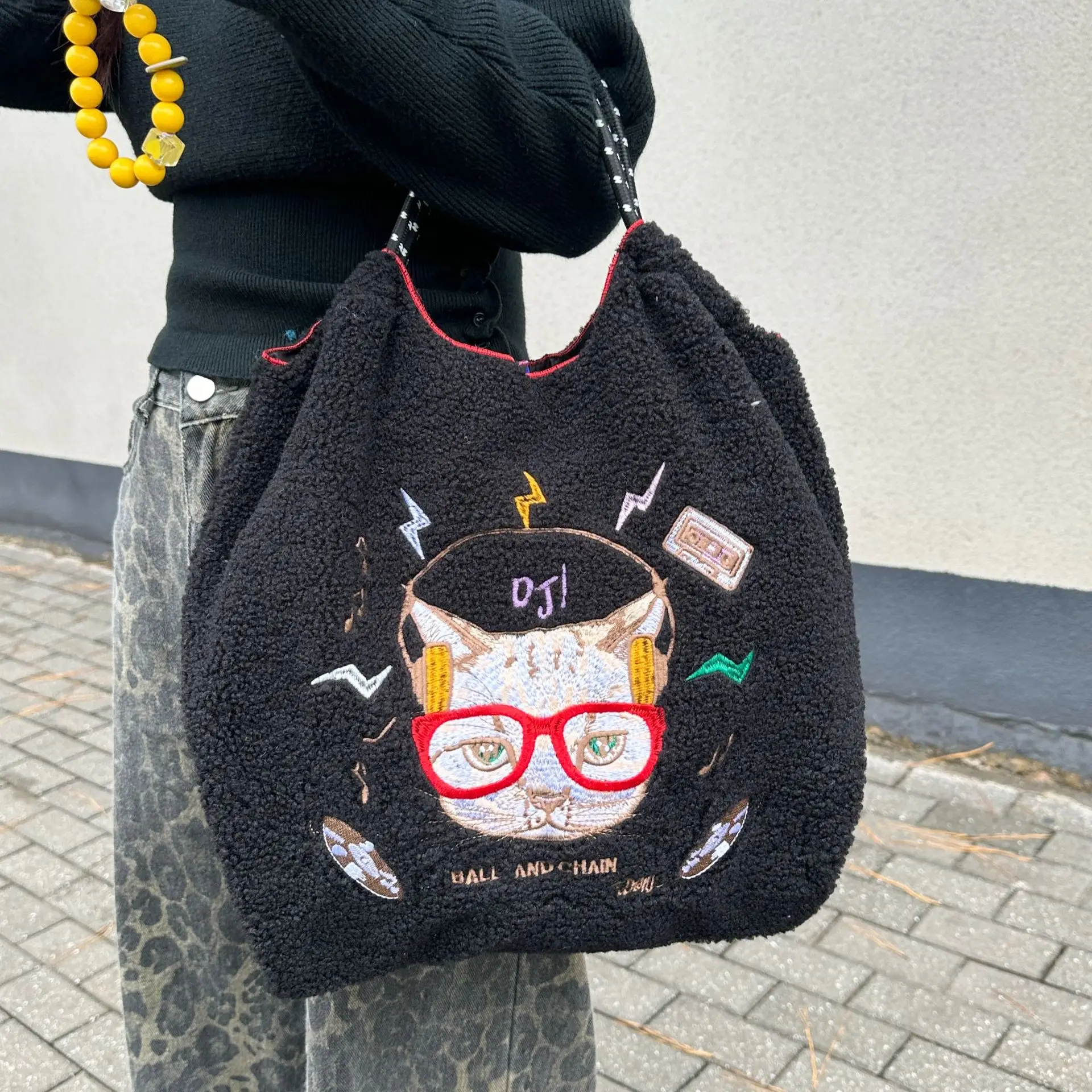 2024 Winter Japanese Embroidery Plush Shoulder Bag - Image 4
