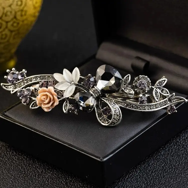 Retro Pearl Bow Tie Hairpin with Flower Design — feature 7