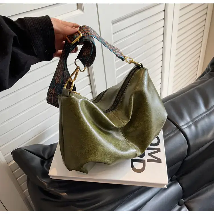 Black Nylon Shoulder Bag for Girls 2023 — feature 18