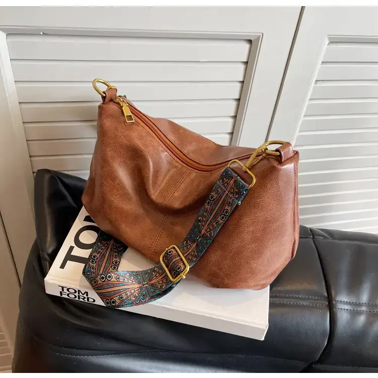 Black Nylon Shoulder Bag for Girls 2023 — feature 19