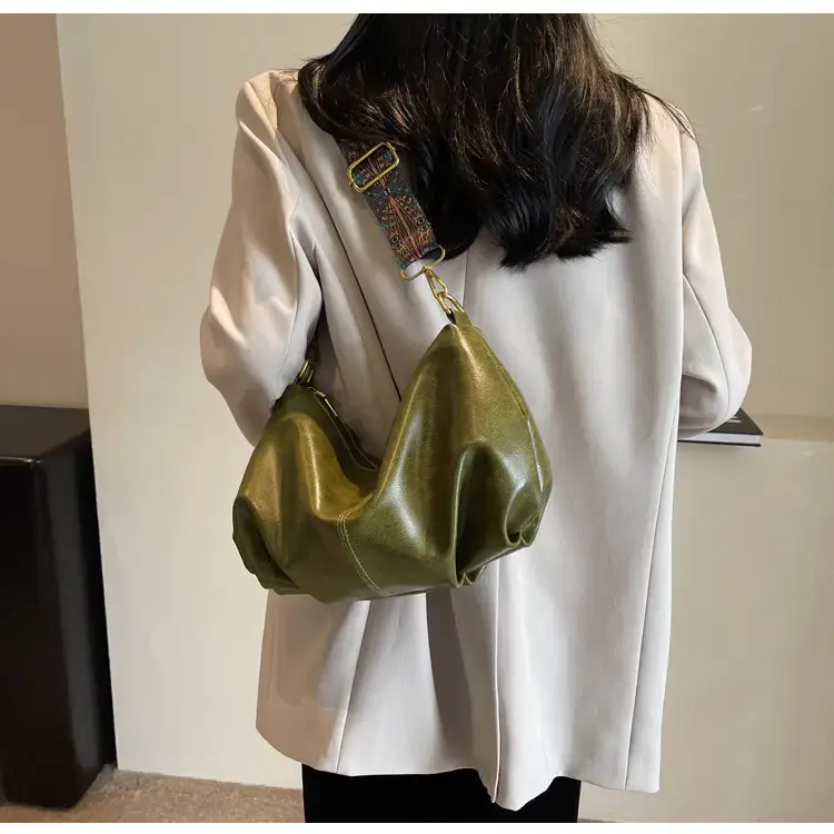 Black Nylon Shoulder Bag for Girls 2023 — feature 23