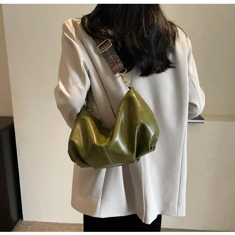 Black Nylon Shoulder Bag for Girls 2023 — feature 24