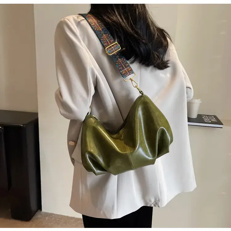 Black Nylon Shoulder Bag for Girls 2023 — feature 25