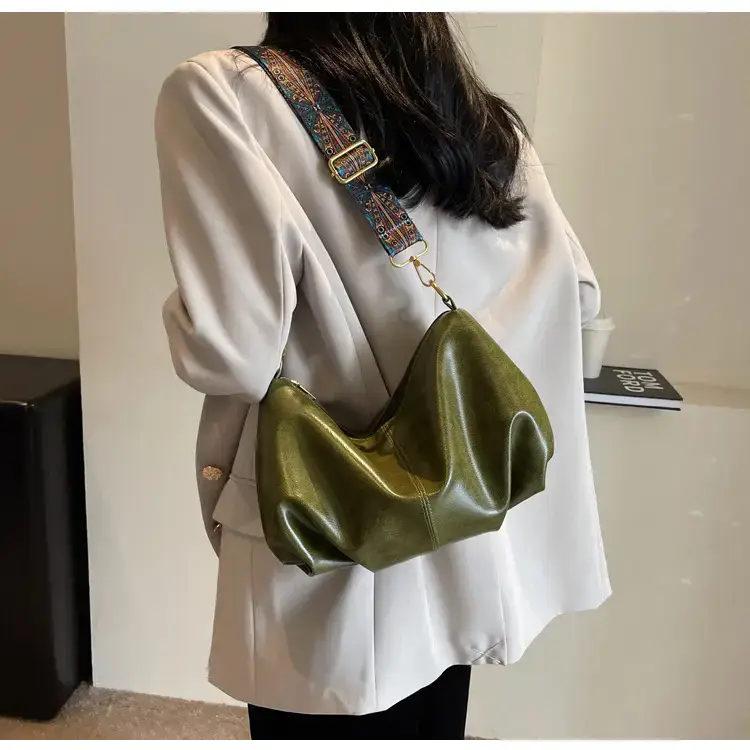 Black Nylon Shoulder Bag for Girls 2023 — feature 26