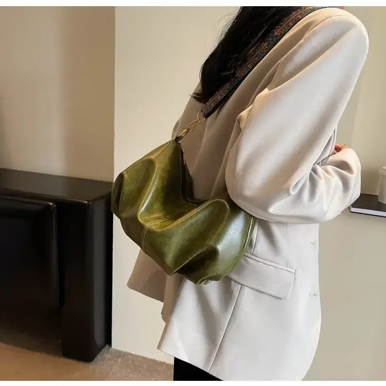 Black Nylon Shoulder Bag for Girls 2023 — feature 32