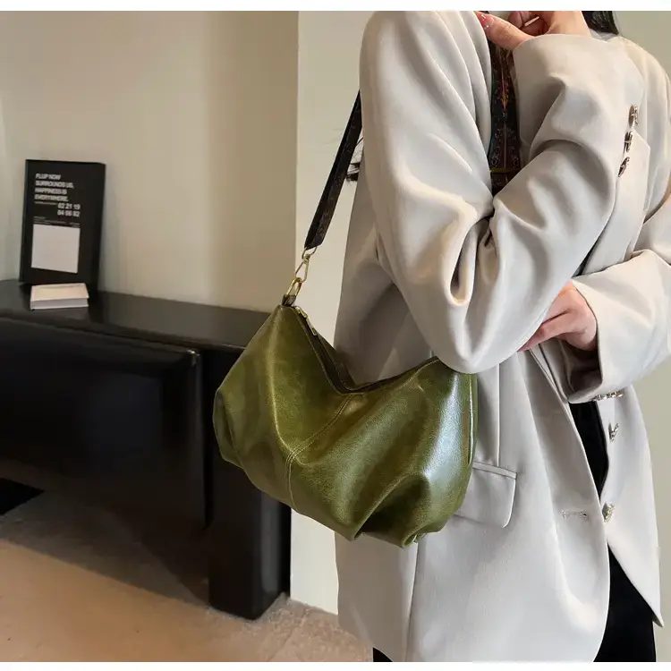 Black Nylon Shoulder Bag for Girls 2023 — feature 33